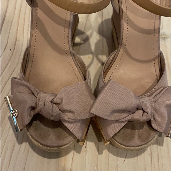 Tory Burch Penny Faille Bow Wedge Sandal - Picture 8 of 11